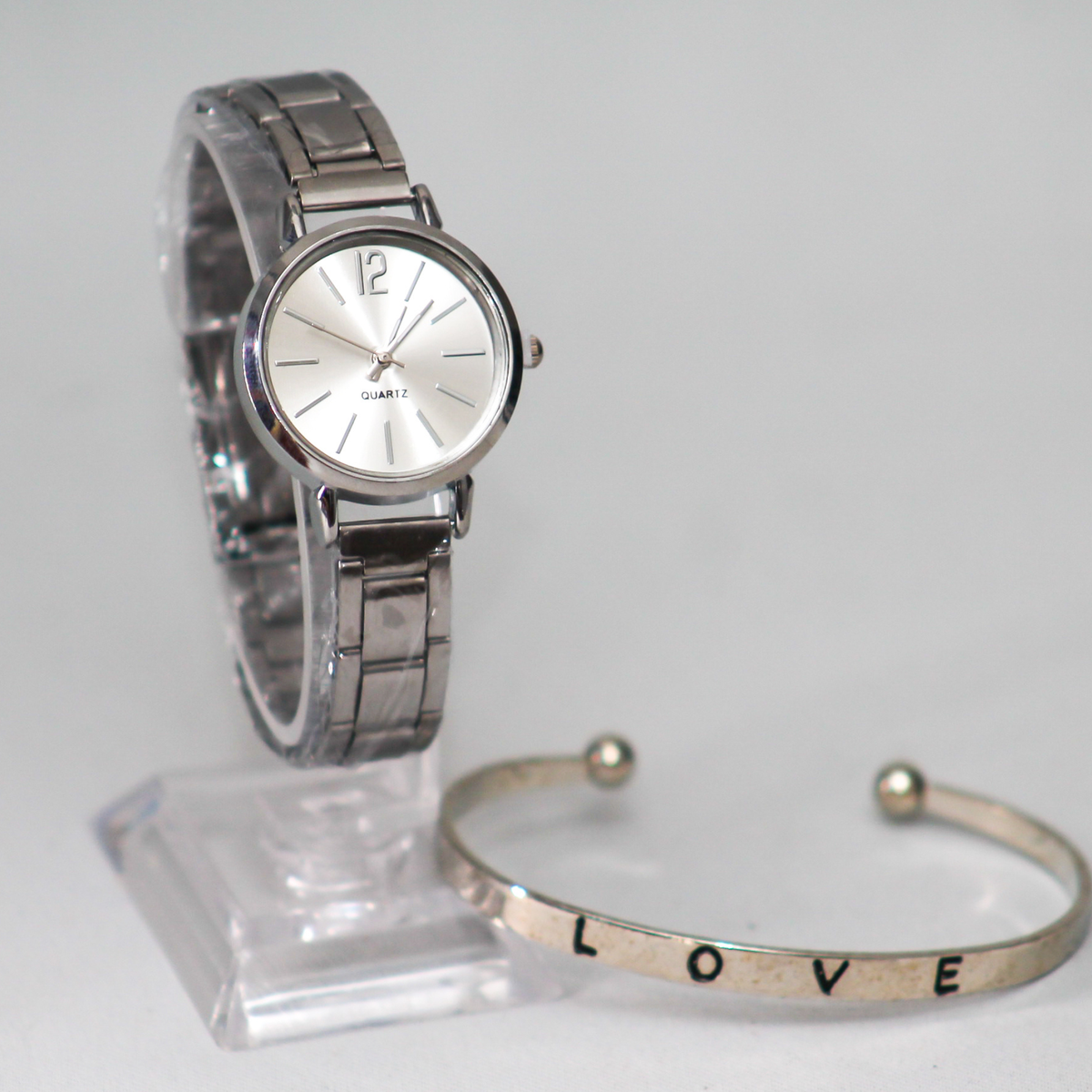 Elegant Quartz Watch & Bracelet Set
