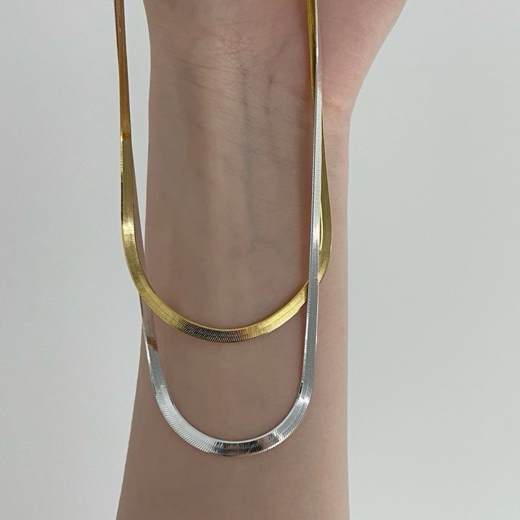 Women’s Elegant Stainless Steel Necklace – Gold & Silver