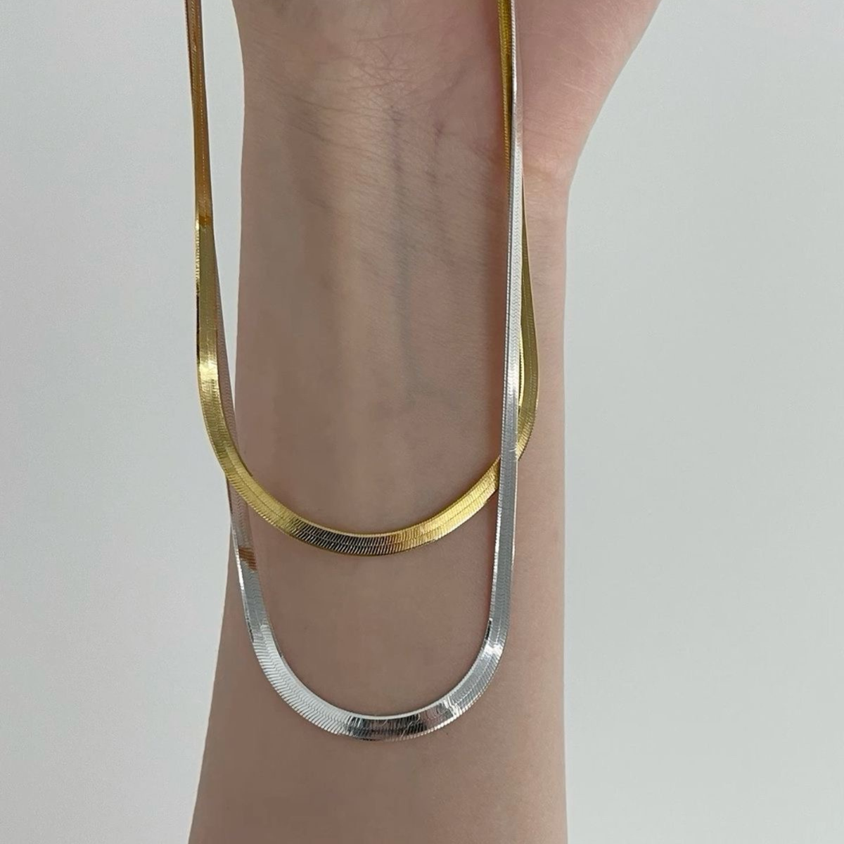 Women’s Elegant Stainless Steel Necklace – Gold & Silver